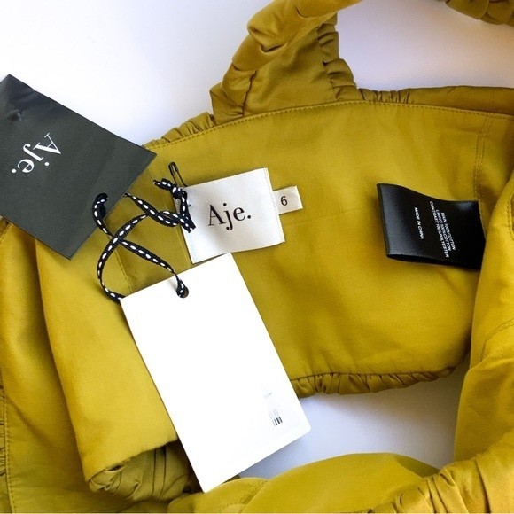 Aje. NWT Women's Green Medina Ruched Cropped Top Green Size 6 - Picture 3 of 10